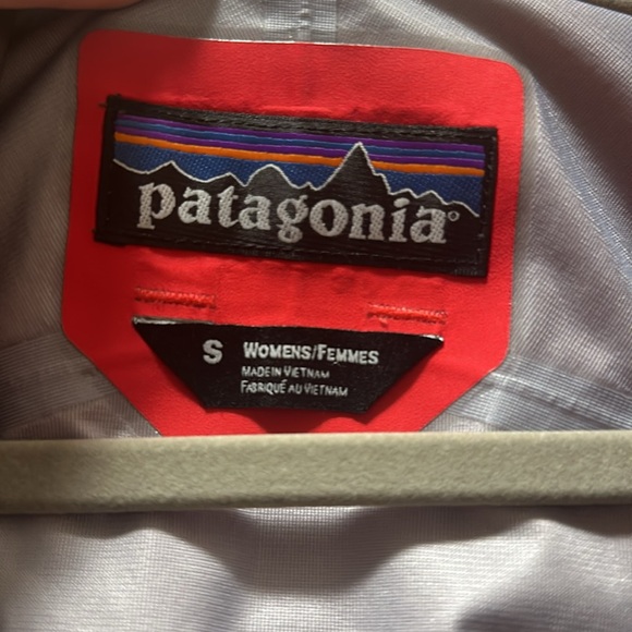 Patagonia Gor-tex Rain Jacket - Picture 3 of 3